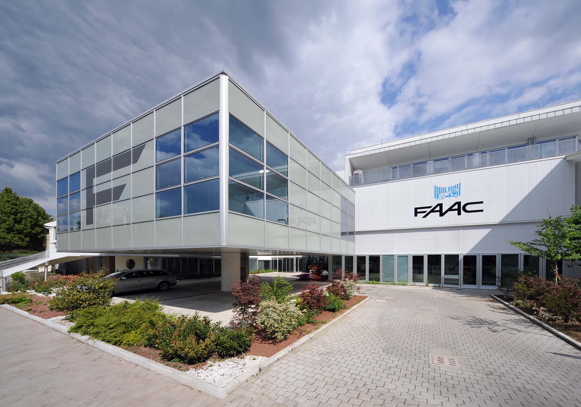 FAAC központ, Zola Predosa