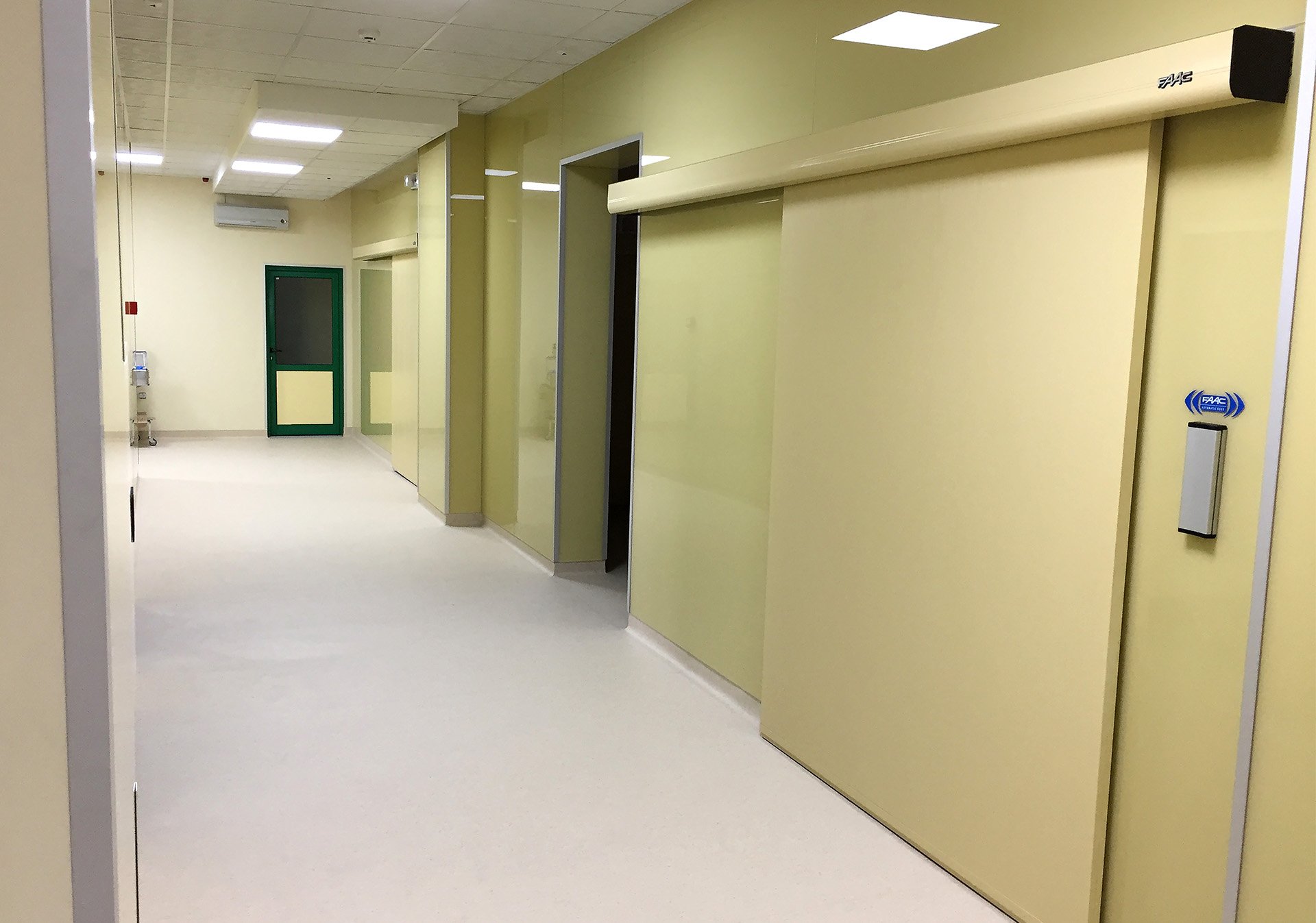 FAAC FHE lezárt csúszó bejárat